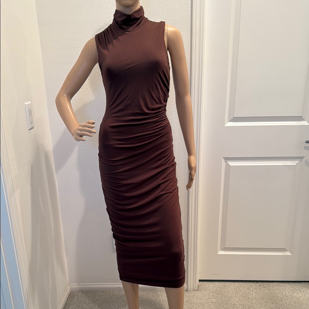 GOOD AMERICAN Elegant Brown Midi Dress